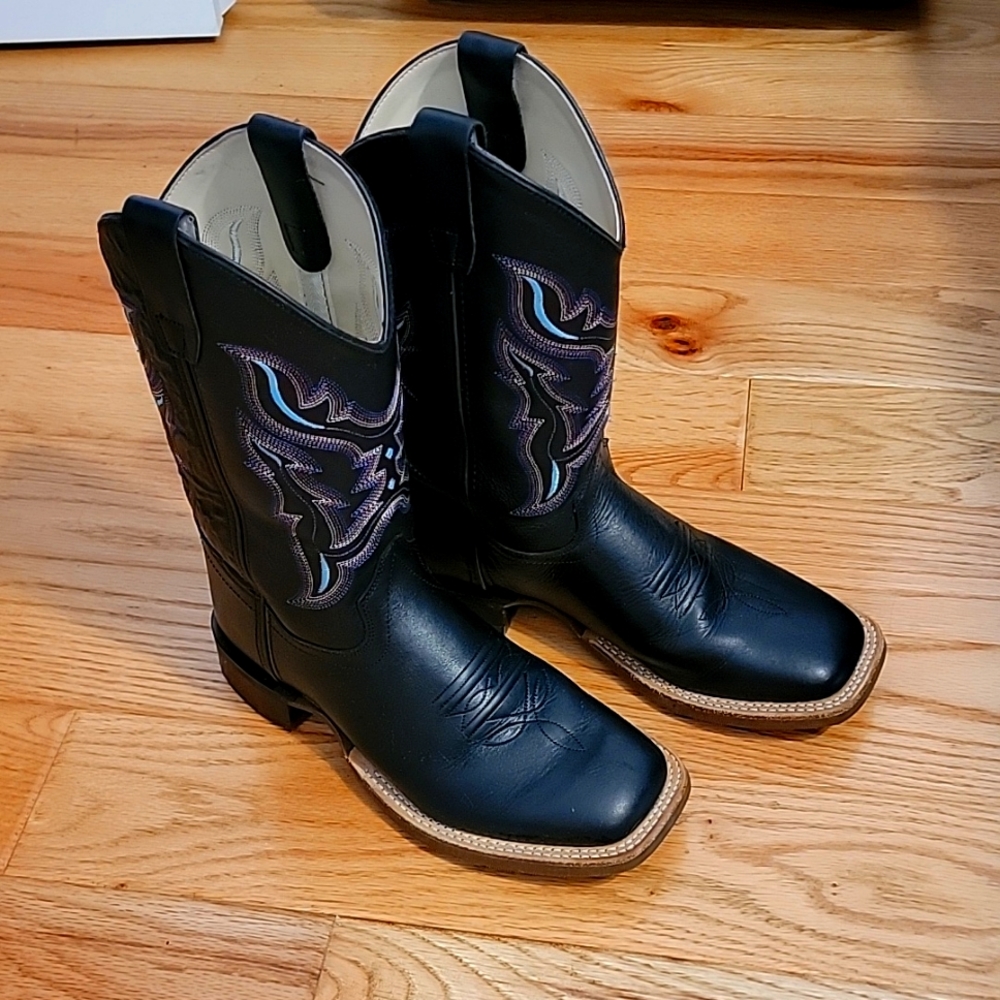 NEW!! Shyanne Leather Boots size 6.0